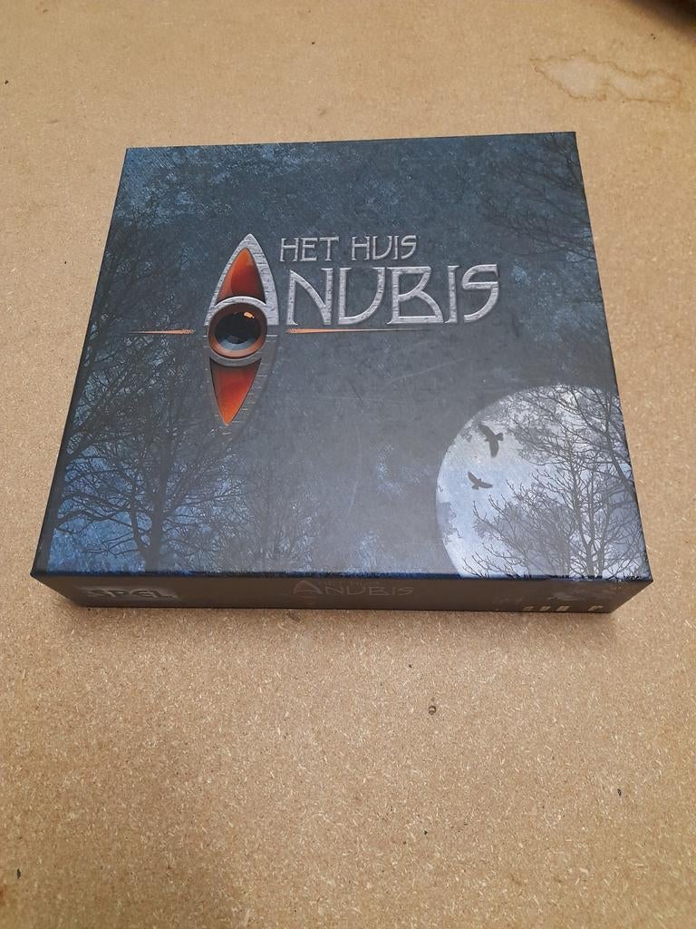 Splinternieuw Anubis spel, Ophalen