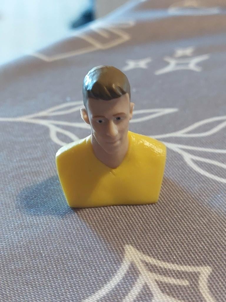 Voetbalfiguurtje : Thorgan Hazard / Rode Duivels / Carrefour, Verzenden, Zo goed als nieuw, Beeldje of Poppetje
