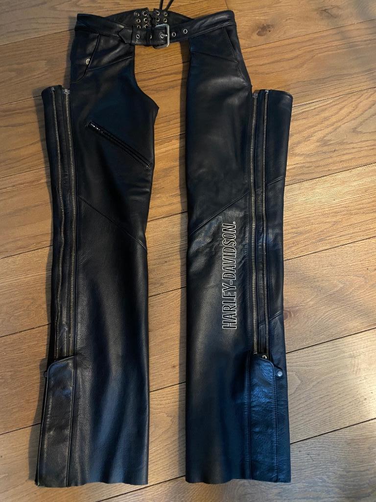 Zwarte verstelbare moterchaps, Motos, Femmes, Enlèvement, Pantalon | cuir, Harley-Davidson