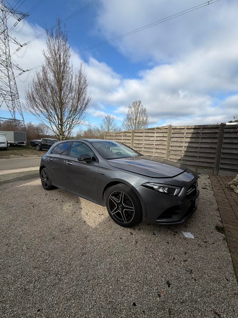 Mercedes Benz a250e, Auto's, Automaat, Zwart, USB, 5 zetels