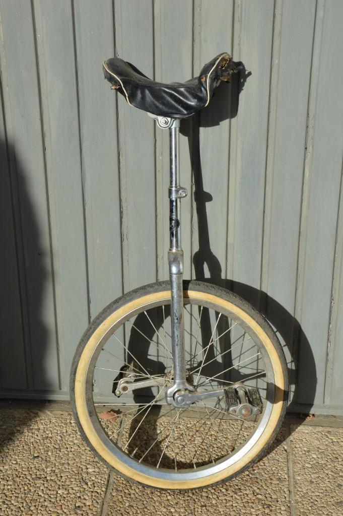 AV. MONO CYCLE, Vélos & Vélomoteurs, Enlèvement
