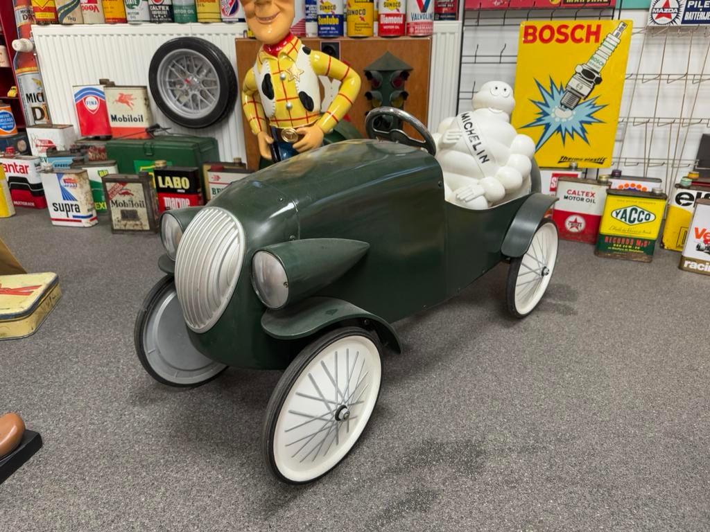 Oude metalen trapauto, Ophalen