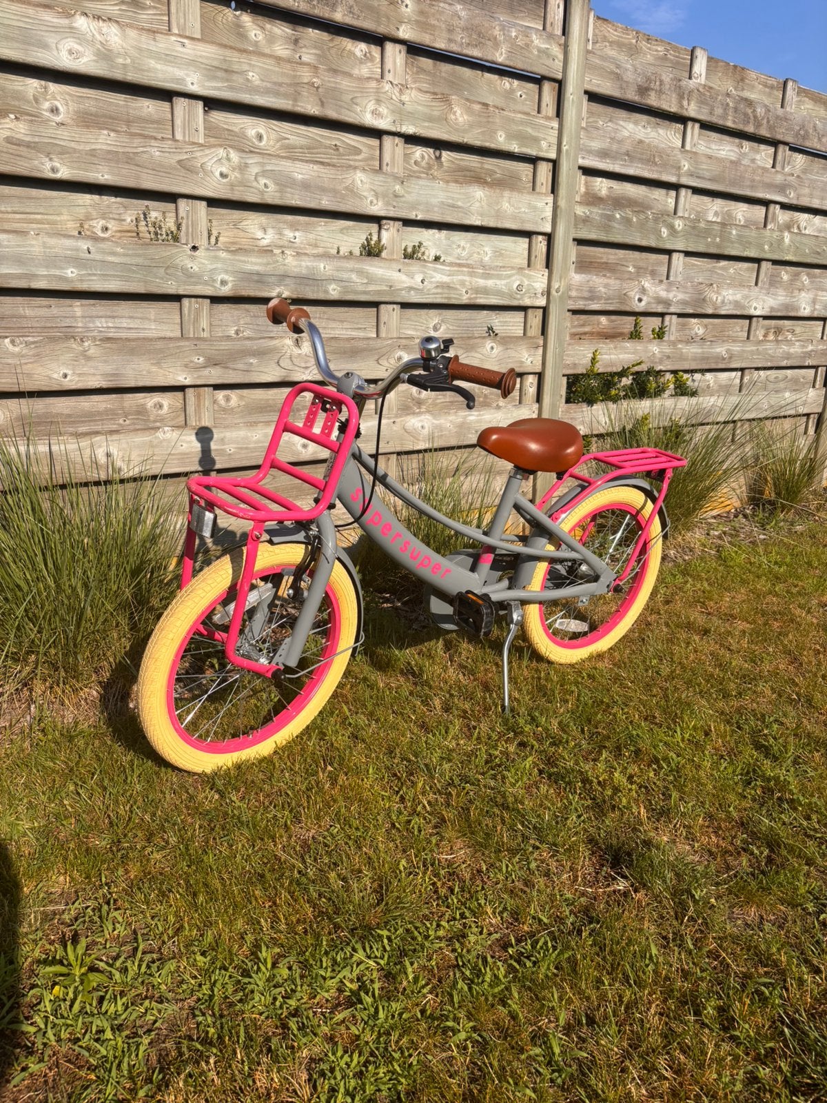 Kinderfiets 18” - supersuper lola, Fietsen en Brommers, Ophalen, Zo goed als nieuw