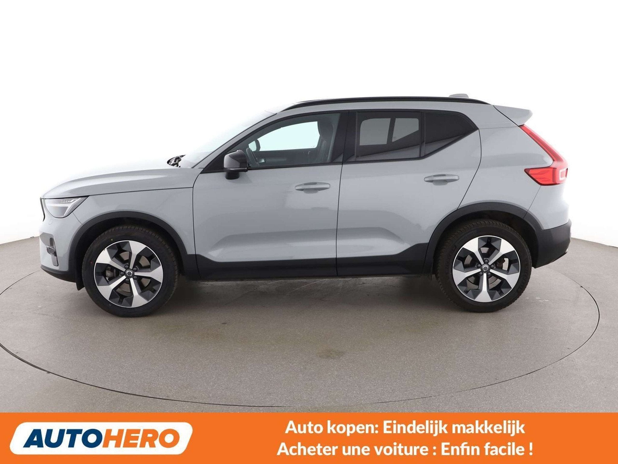 Volvo XC40 2.0 B3 Mild-Hybrid Ultra Dark 2WD (automatique), Autos, Argent ou Gris, Achat, Euro 6, 1688 kg