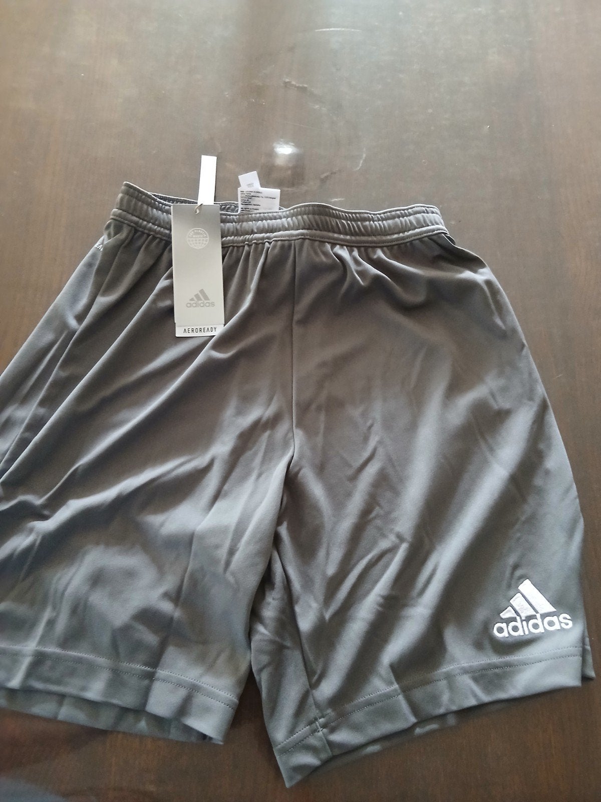 Grijze voetbalshort adidas xs nieuw!, Kleding | Heren, Sportkleding, Ophalen of Verzenden