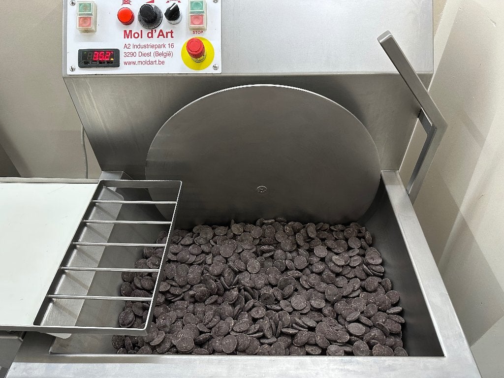 Chocolade wielmachine/Tempreermachine Mol D’art 50kg, Elektronische apparatuur, 1600 gram deeg of meer, Ophalen, Gebruikt, Warmhoudfunctie