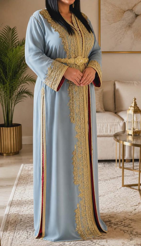 deux nouvels superbes vêtements traditionnels brodés, Ophalen of Verzenden, Zo goed als nieuw, Rood