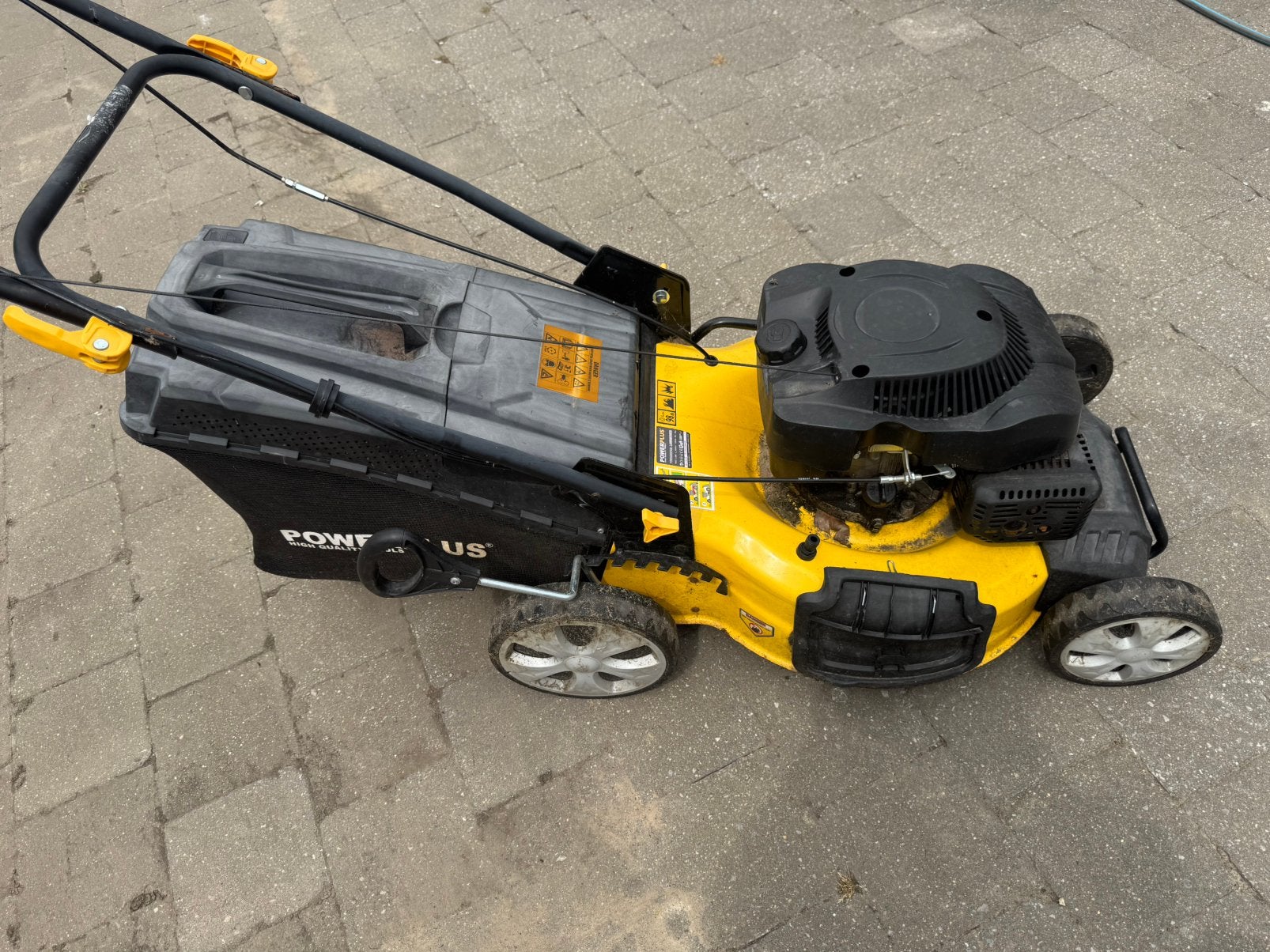 Grasmaaier powerplus, Ophalen, Zo goed als nieuw