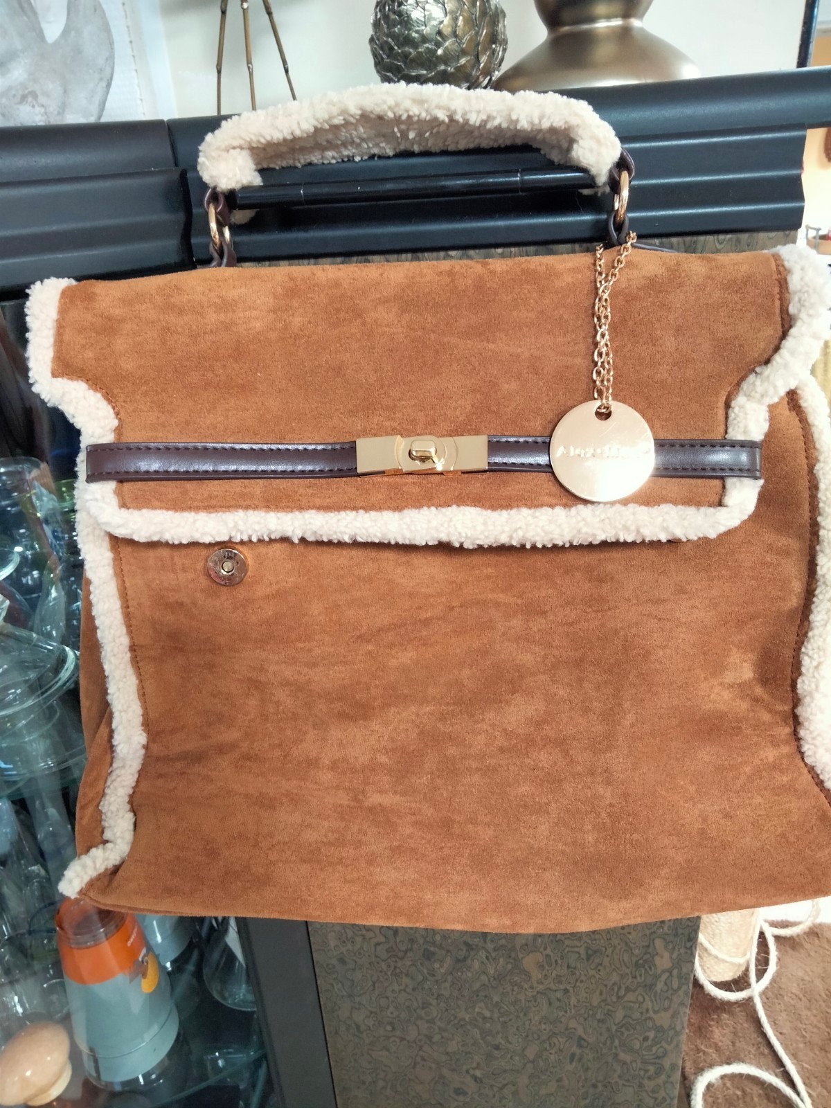 Alex Max Teddy handtas.Bruin suède look.Style Hermès Kelly., Ophalen of Verzenden