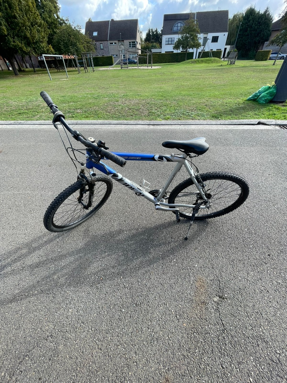 Tienerfiets goede staat, Ophalen