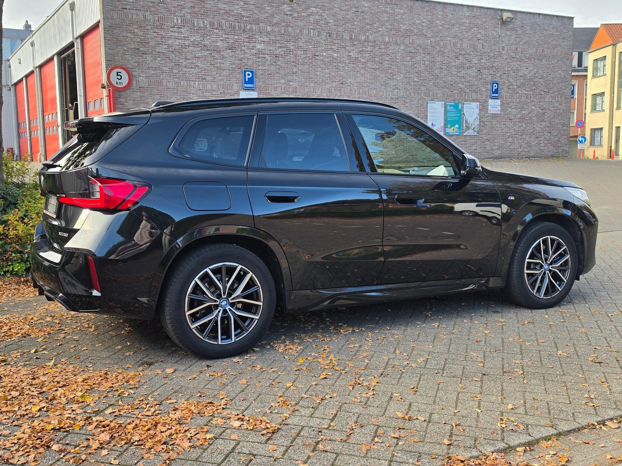 BMW iX1 xDrive30 M Sport Pano | Harman Kardon | Head-Up, Autos, Cuir, Entreprise, Carnet d'entretien, 5 portes
