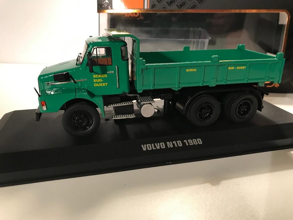 VOLVO  N 10 CAMION BENNE  1/43  IXO, Envoi, Neuf, Bus ou Camion, Autres marques