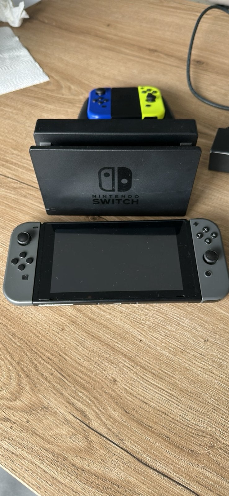 Nintendo Switch V1 + 4 Joy-Cons + Dock + accessoires, Enlèvement, Utilisé, Avec 3 manettes ou plus, Switch Original