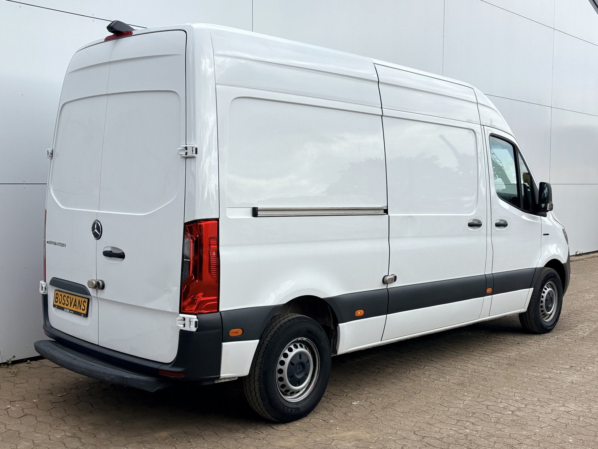 Mercedes-Benz eSprinter eSprinter 312 55kWh L2H2 Elektrisch, Autos, Camionnettes & Utilitaires, Achat, 510 min, Entreprise, Noir