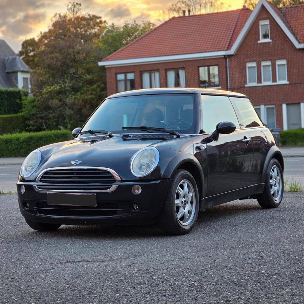 MINI ONE 1.6i 128000 KM GEKEURD VOOR VERKOOP HEEL PROPER, Auto's, Mini, 4 zetels, Zwart, 1600 cc, Zwart