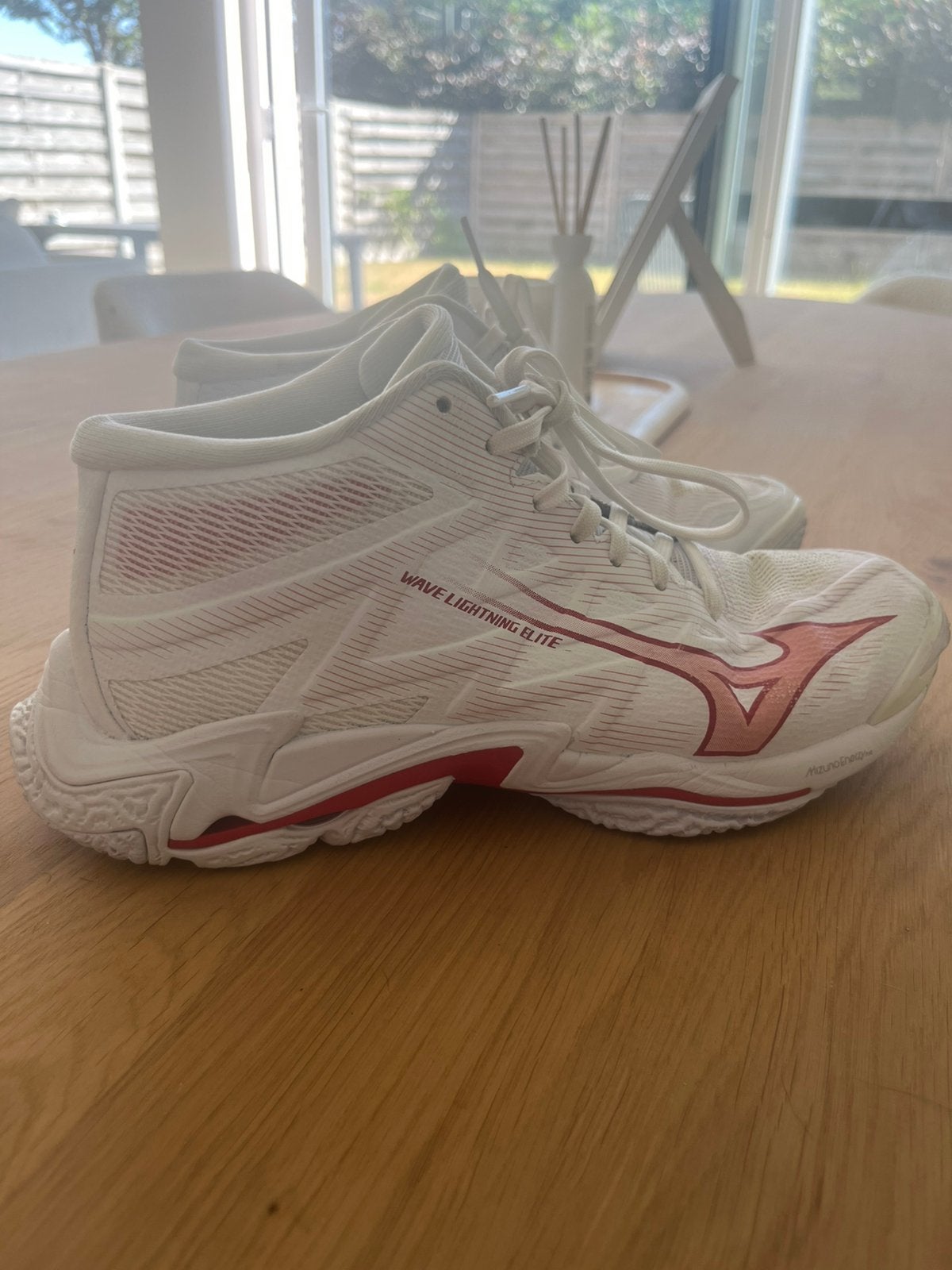 Mizuno volleybalschoenen (dames), Sport en Fitness, Volleybal, Ophalen of Verzenden, Gebruikt