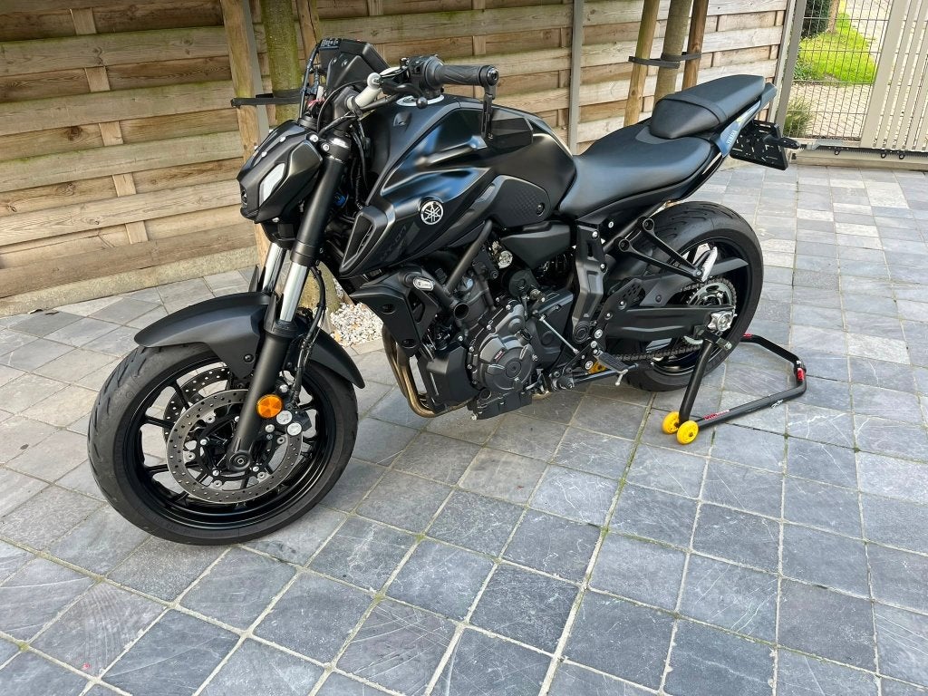 yamaha mt-07 **tech black**35kw**9/2025** slechts 3200km**, Motoren, 2 cilinders, ABS, Nieuw, Bedrijf
