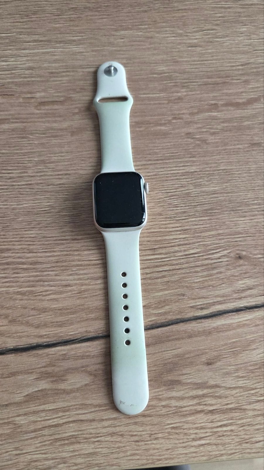 Apple Watch SE 3 40 mm (GPS)

•  Batterijconditie:, Handtassen en Accessoires, Ophalen, GPS