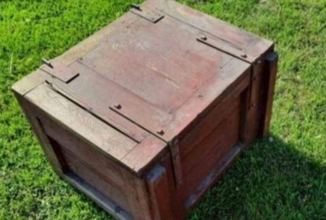coffre ancien en bois et metal, Enlèvement, Utilisé, Métal