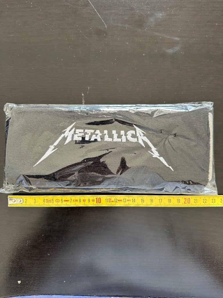 METALLICA - Zwarte sponsmanchet met geborduurd logo - Nieuw, Ophalen of Verzenden, Nieuw in verpakking, Heavy metal, Overige typen