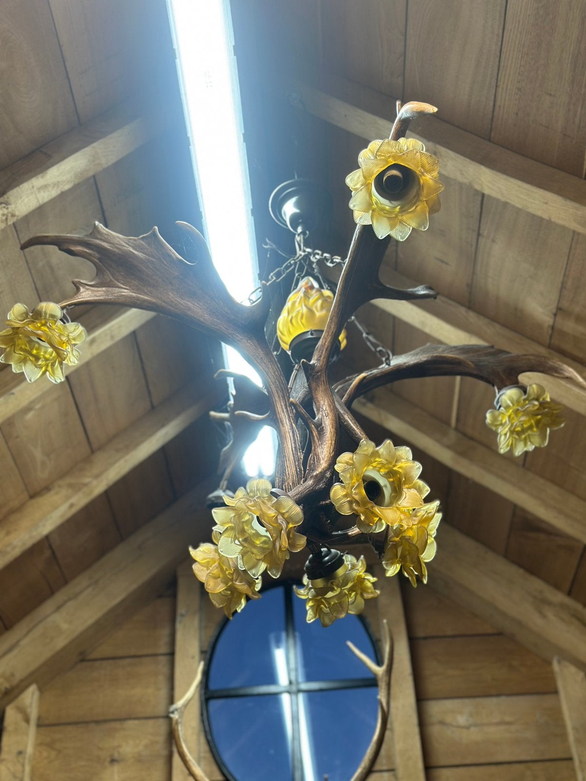 Gewei luster damhert glazen bloemen, Enlèvement
