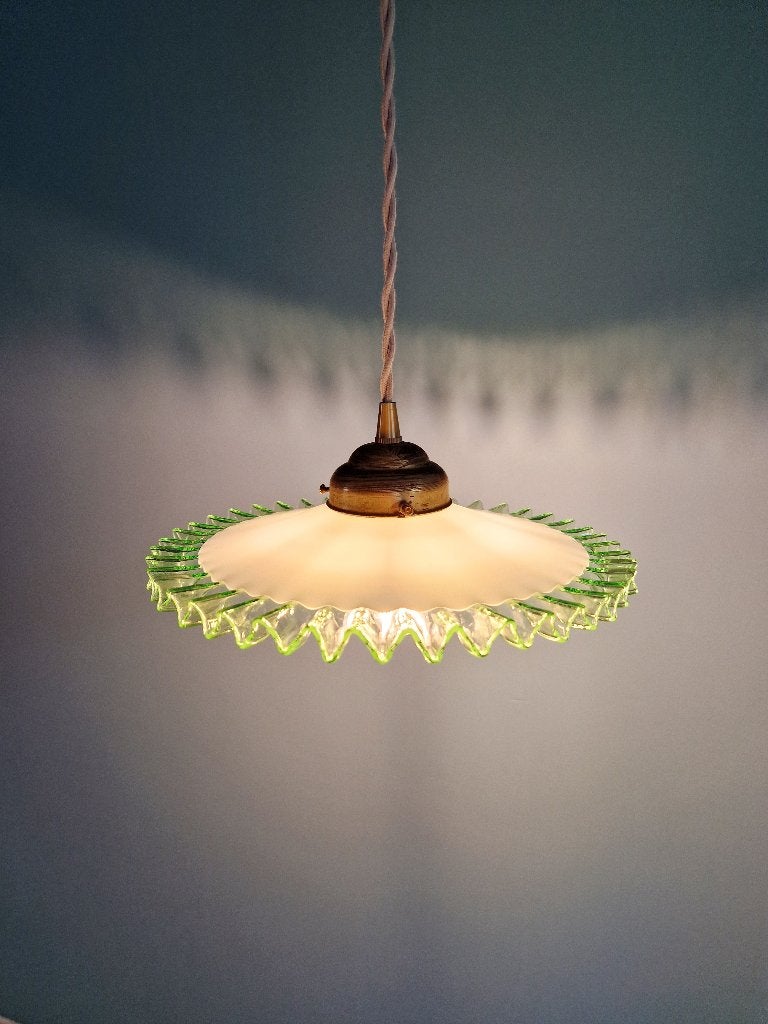Suspension Art Déco en opaline blanche et ouraline, 1920-30, Antiquités & Art, Enlèvement ou Envoi