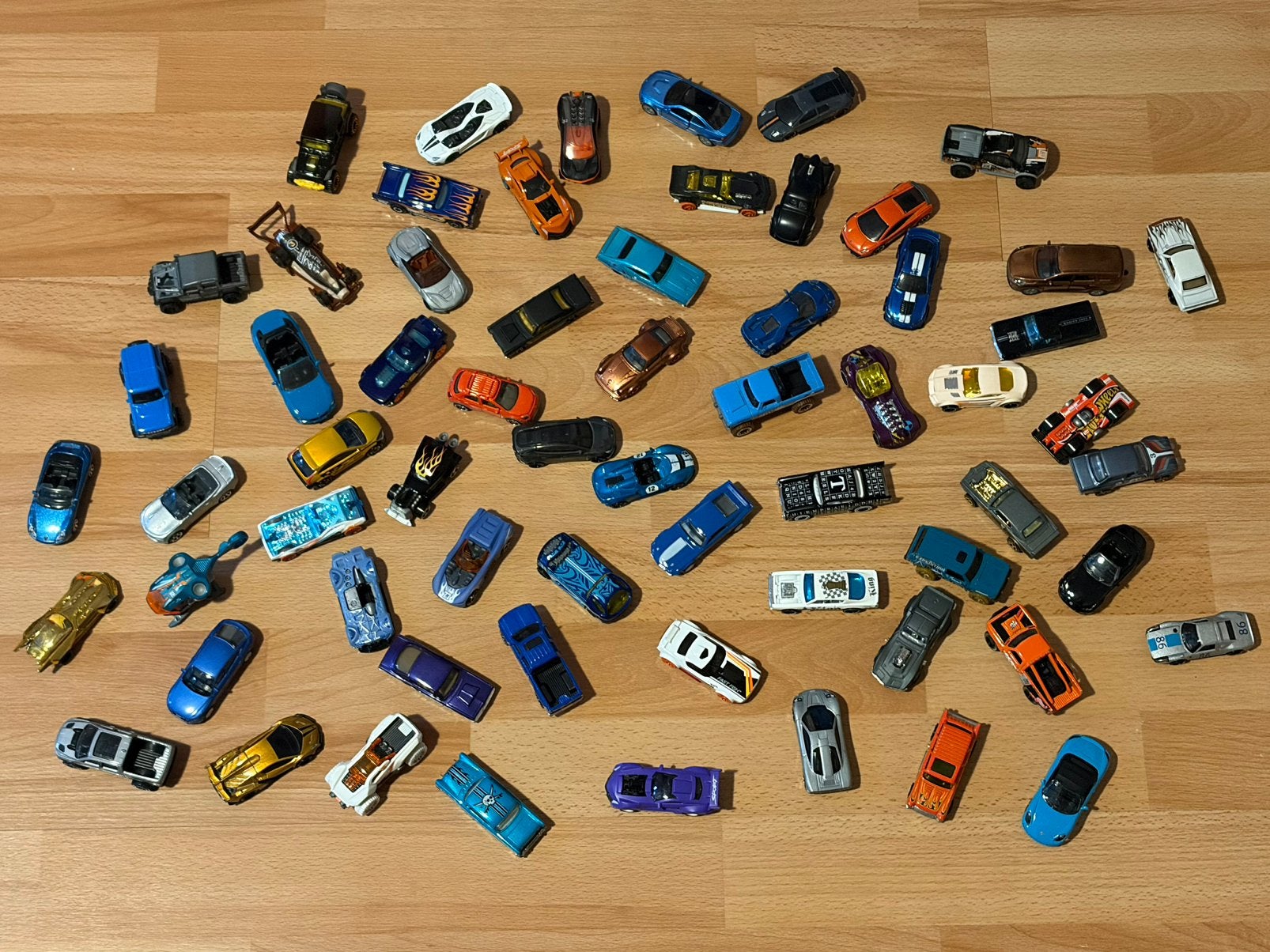 Lot de 64 petites voitures en métal HOT WHEELS, Enlèvement, Comme neuf, Voiture