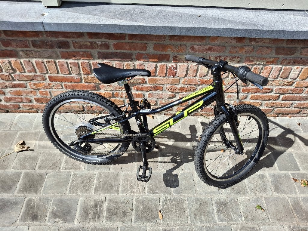 Kindermountenbike superior racer 20", Ophalen, Velgrem, Zo goed als nieuw, Handrem