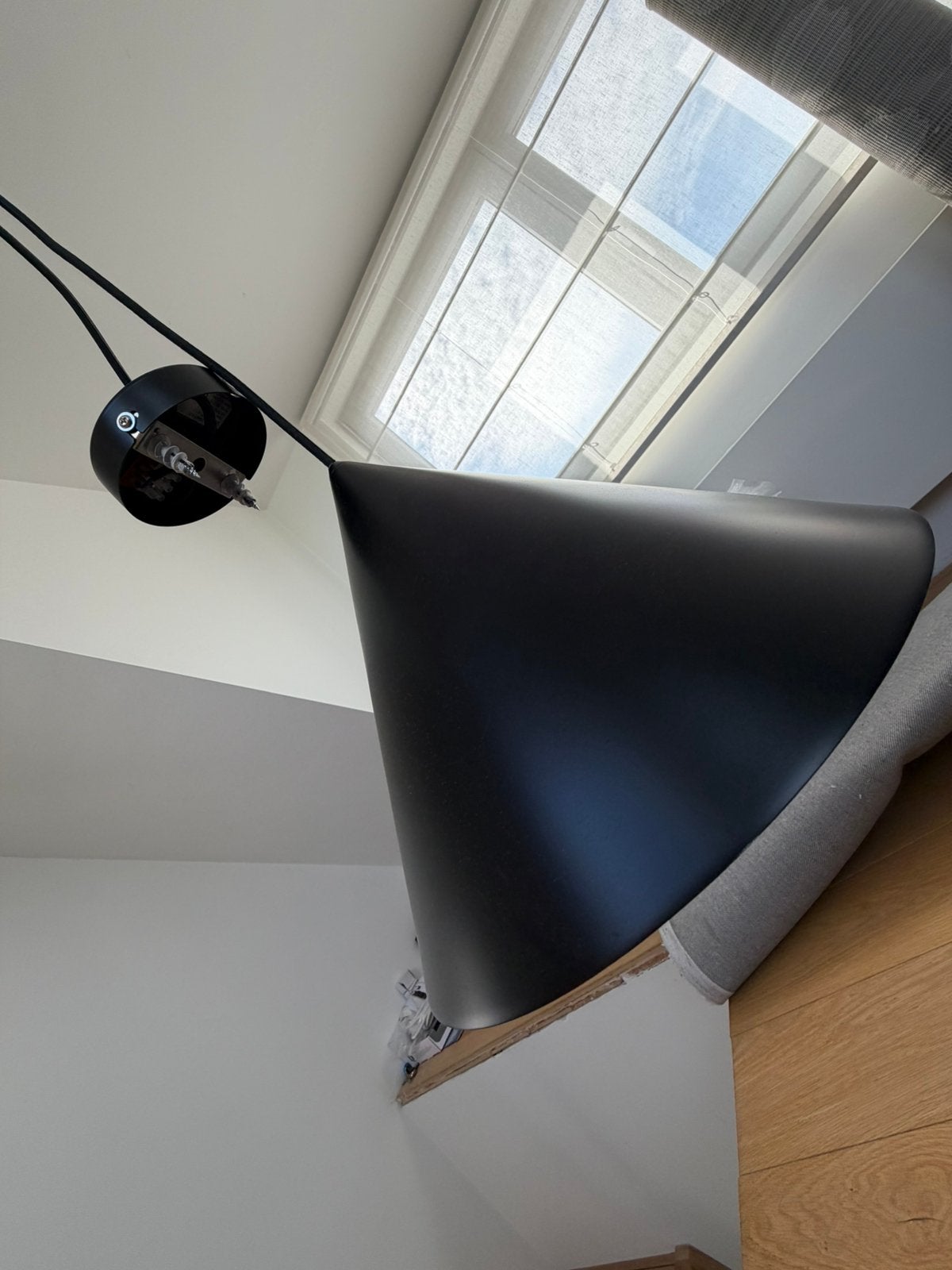 Frandsen Benjamin Lamp, Enlèvement, Comme neuf