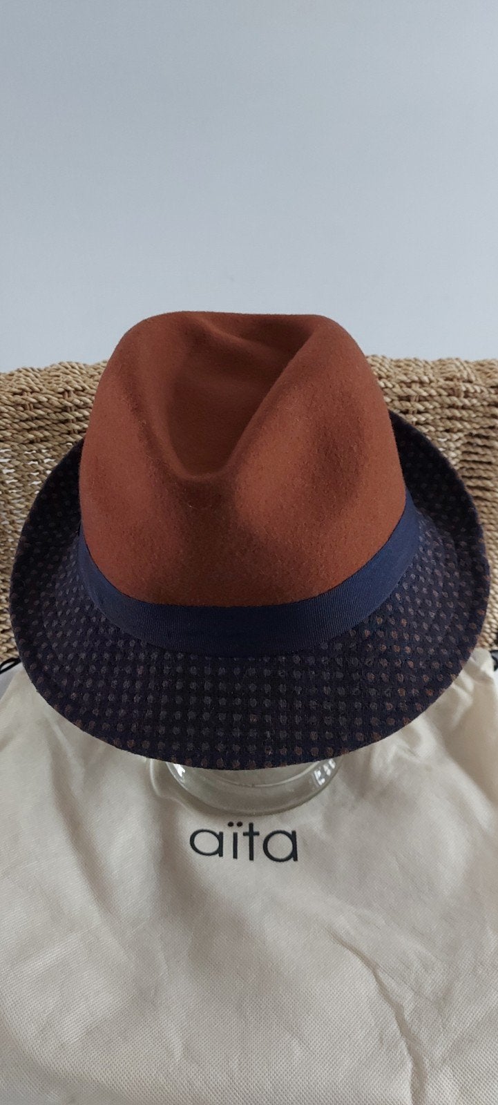 Nieuwe 100% wollen dameshoed Aïta blauw/bruin universeel mod, Hoed, Nieuw, Aïta, One size fits all