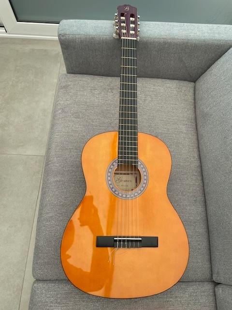 Gomez klassieke gitaar + extra set snaren( nieuw), Muziek en Instrumenten, Ophalen of Verzenden, Zo goed als nieuw, Klassieke of Spaanse gitaar