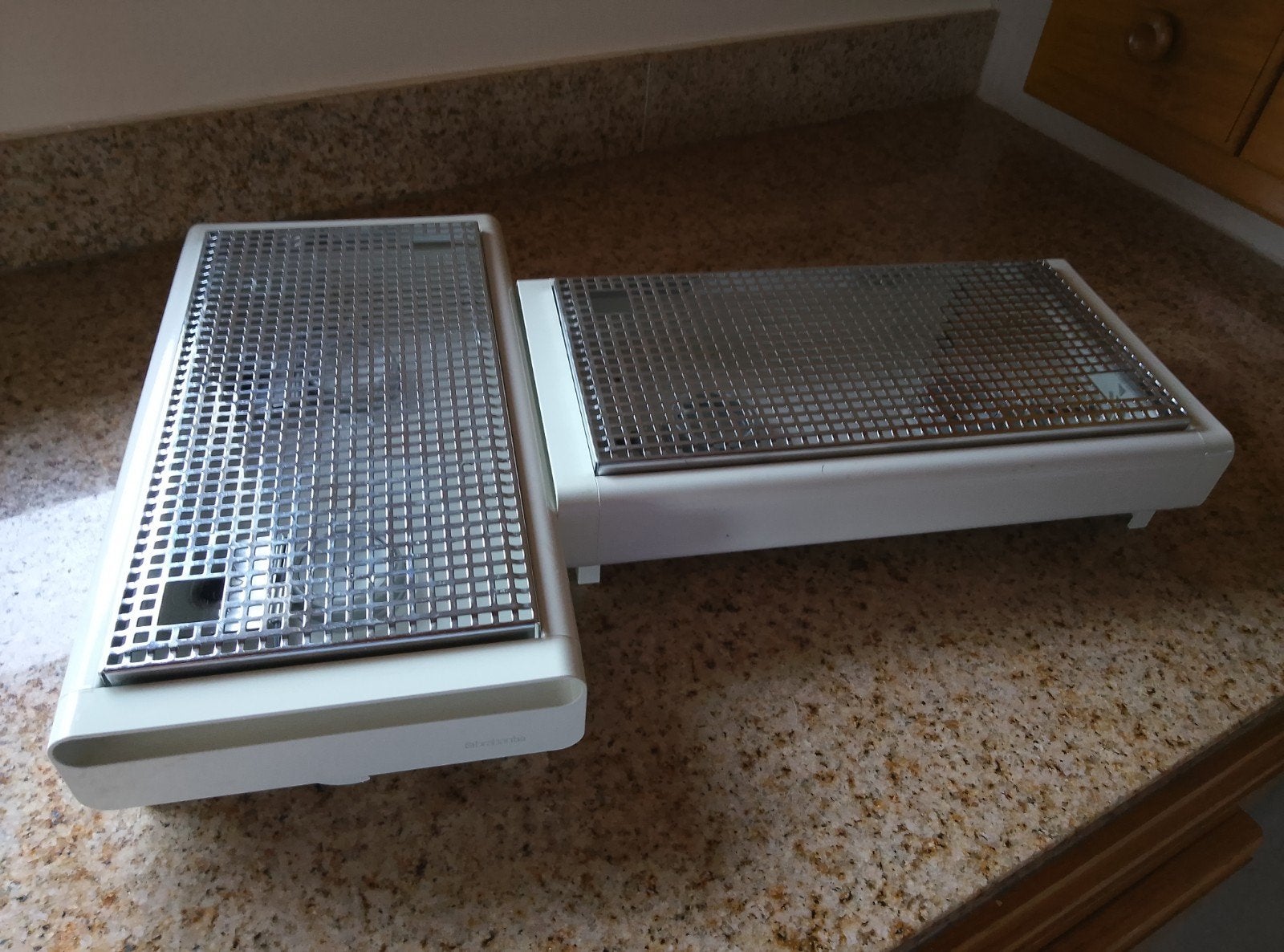2 grote schotelverwarmers brabantia, Huis en Inrichting, Ophalen, Brabantia