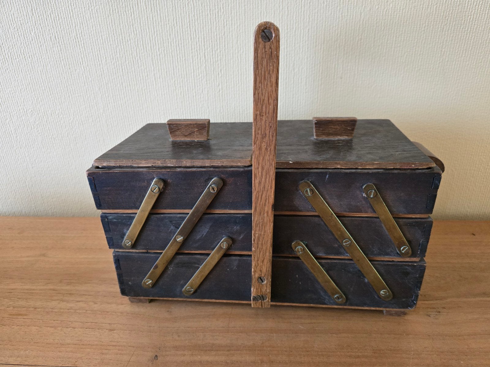 Gevulde antieke naaidoos, Antiek en Kunst, Ophalen of Verzenden