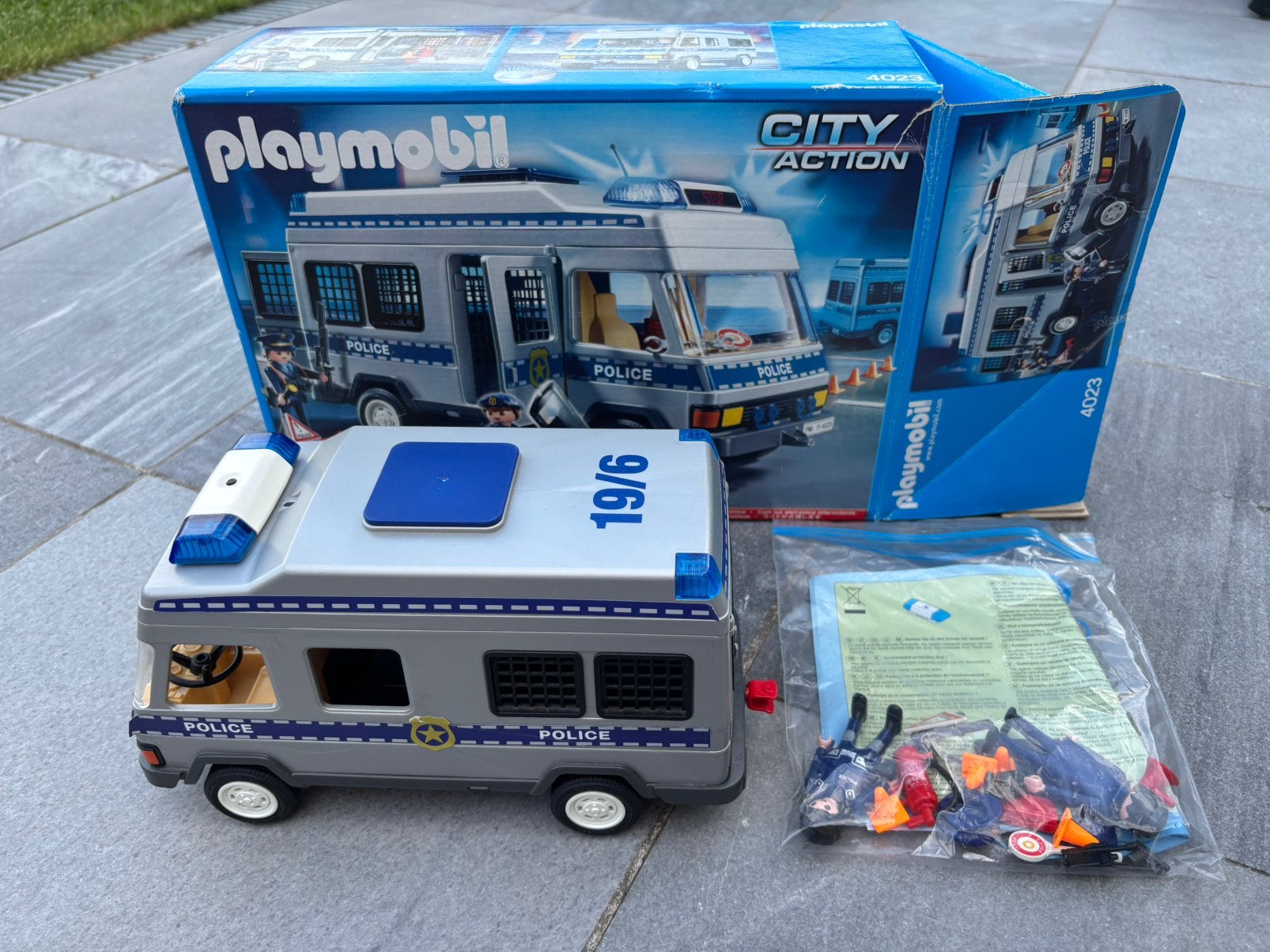 Playmobil 4023: mobiele politie-eenheid (politiebus), Ophalen of Verzenden, Zo goed als nieuw, City action