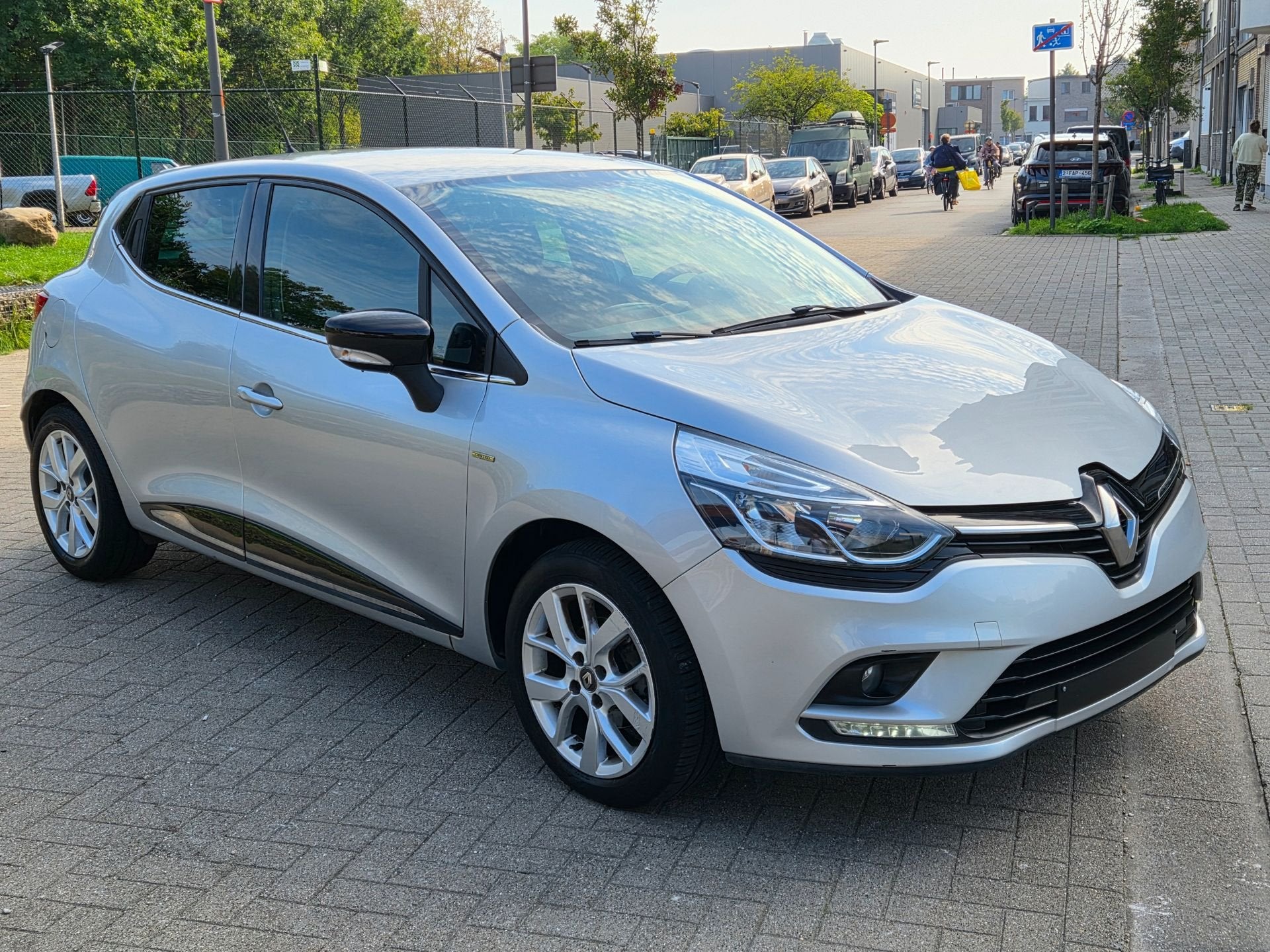 Renault Clio, Argent ou Gris, Euro 6, Entreprise, Boîte manuelle