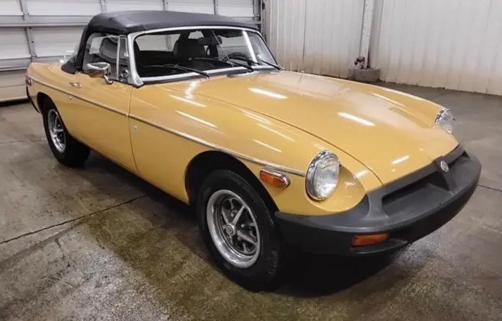 MG-B, Achterwielaandrijving, Beige, 1808 cc, Cabriolet