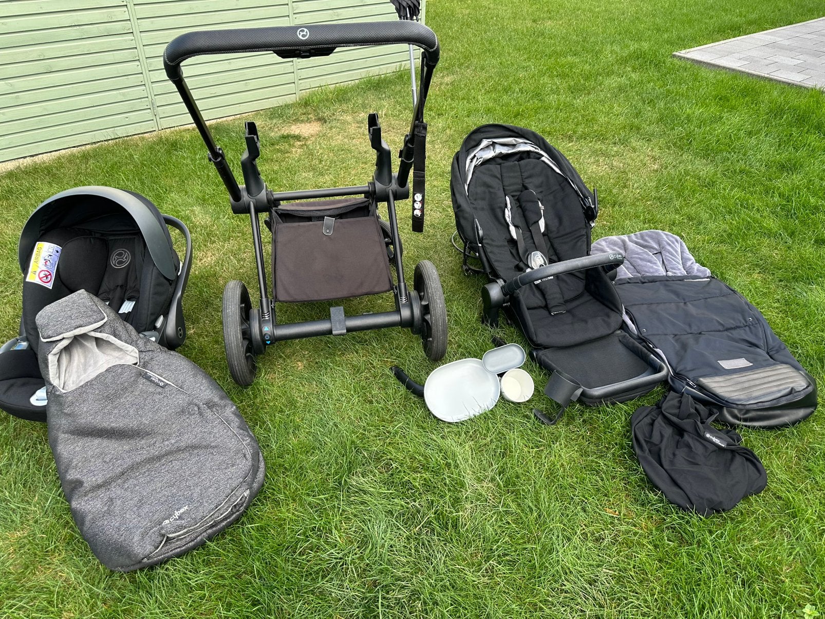 Cybex e-Priam complète + nombreux accessoires – batterie HS, Autres marques, Poussette combi, Enlèvement, Utilisé