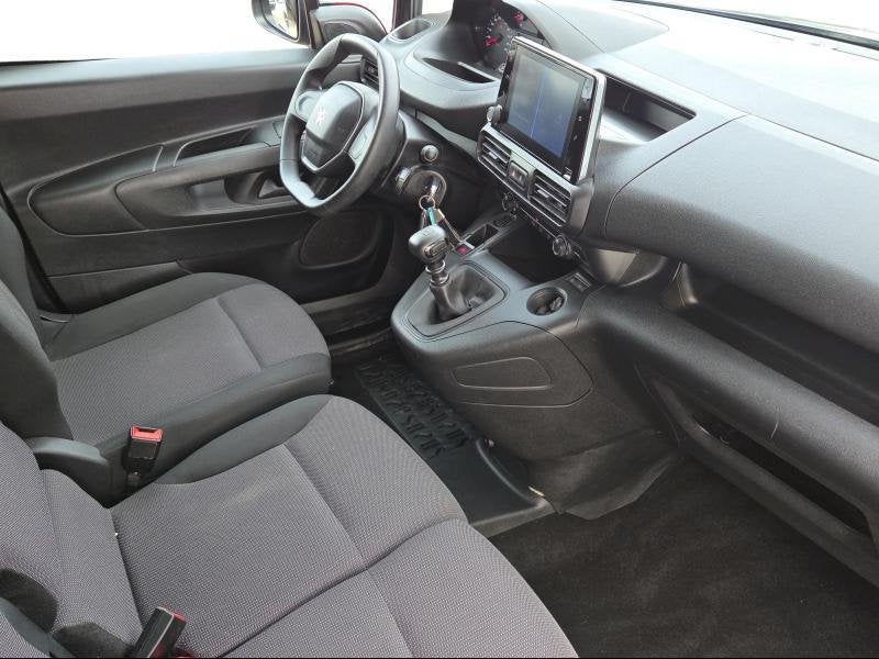 Peugeot Partner L1 Premium - Carplay - Trekhaak - 3-zit, Auto's, Peugeot, 75 kW, Electronic Stability Program (ESP), 5 deurs, 136 g/km