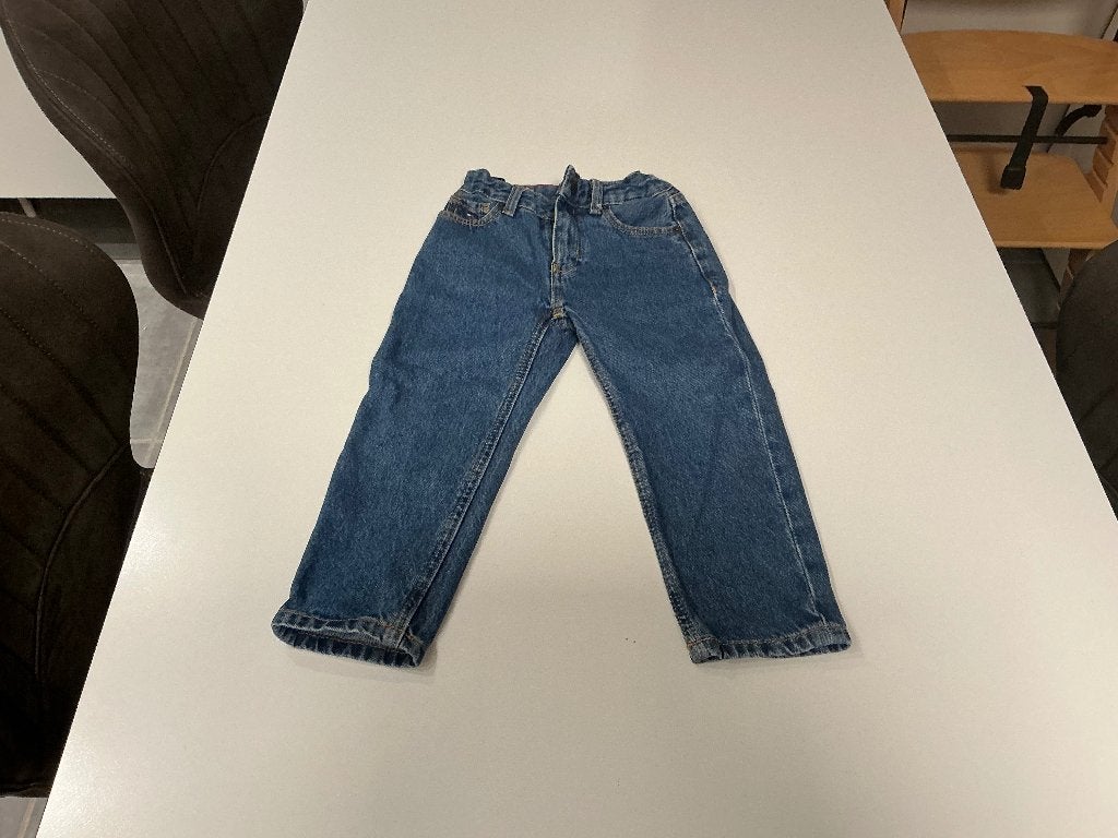 Lange jeansbroek Tommy Hilfiger maat 98, Enfants & Bébés, Pantalon, Garçon, Enlèvement ou Envoi, Tommy Hilfiger
