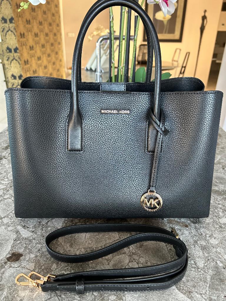 zwarte handtas Ruthie van Michael Kors, Handtassen en Accessoires, Tassen | Damestassen, Ophalen, Zo goed als nieuw, Zwart, Handtas
