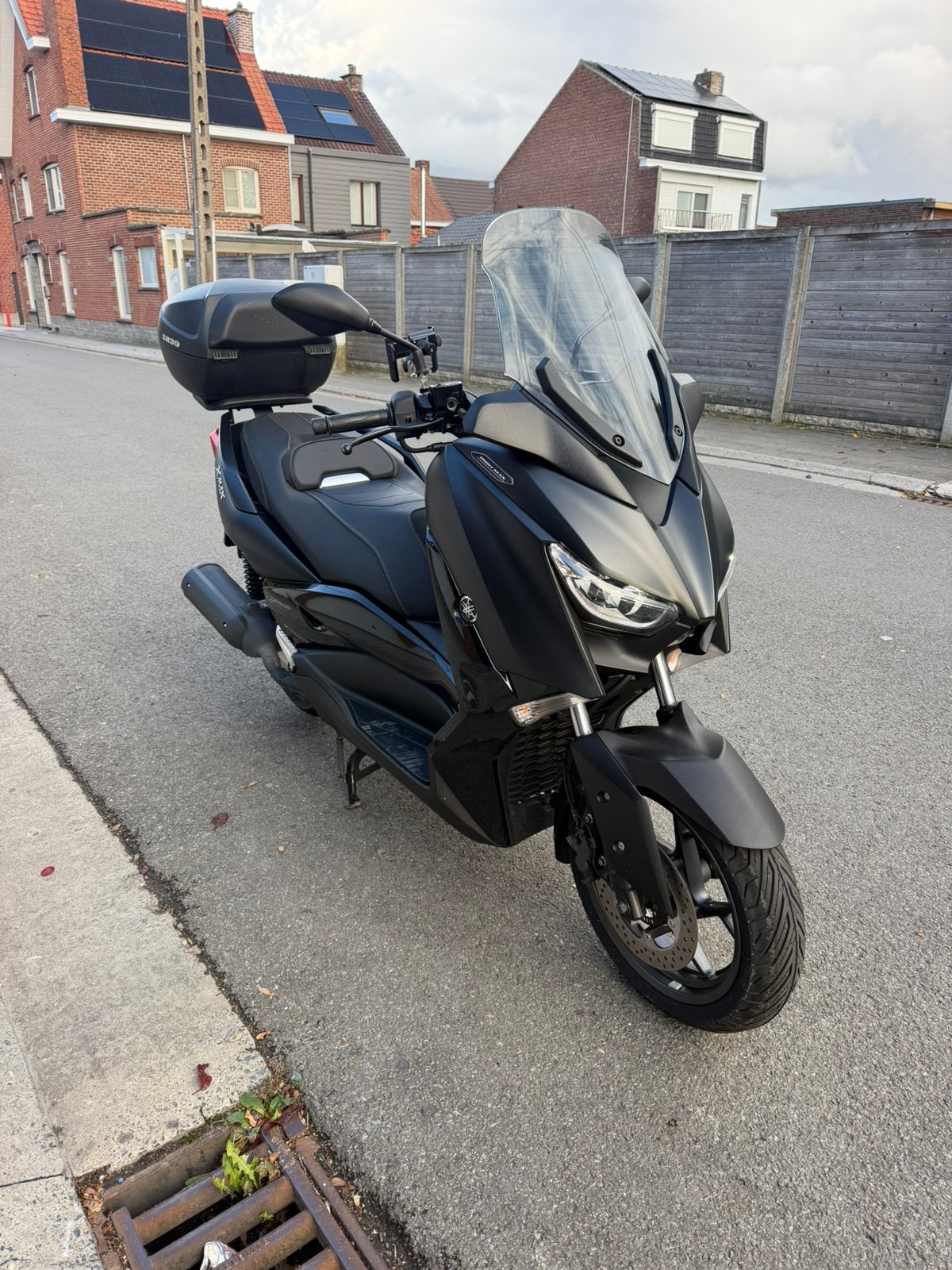 XMAX 125 Iron Max 2019 révision + pneus NEUF, Motos, Scooter, Occasion, Permis Moto A1 minimum, Particulier