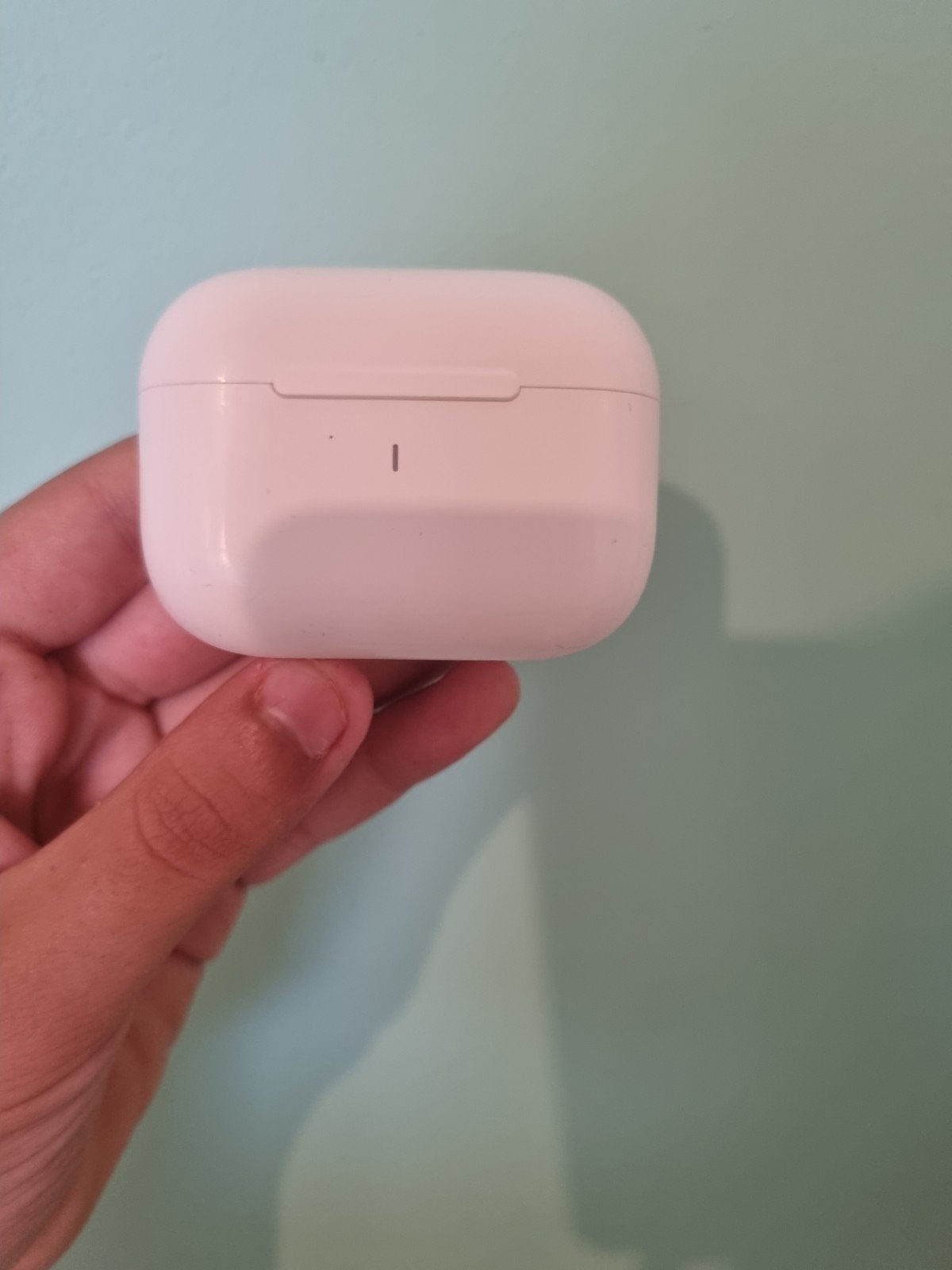 Écouteurs sans fil blancs avec chargeur et pendentif, Télécoms, Téléphonie mobile | Écouteurs, Enlèvement ou Envoi, Comme neuf