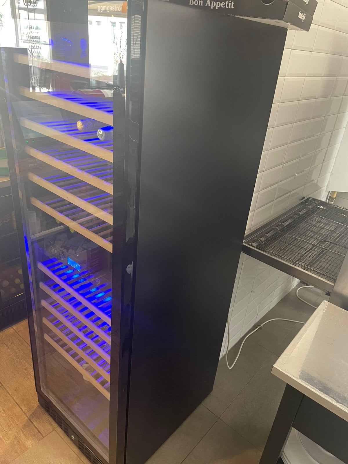 Wijn frigo 2zone, Elektronische apparatuur, Ophalen, Zonder vriesvak, 160 cm of meer, Zo goed als nieuw