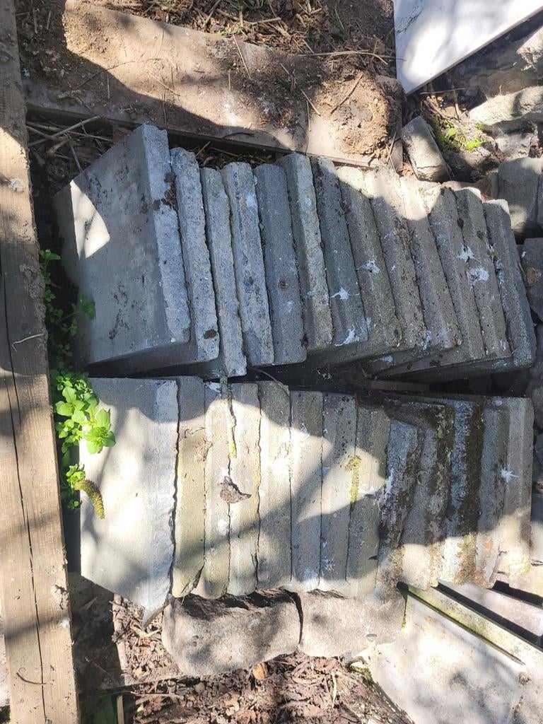 Betondalen 30cm x 30cm 46 stuks  voor 4 vierkante meter, Ophalen