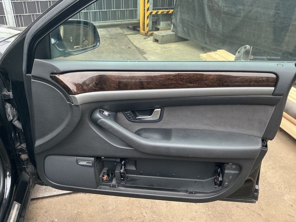 PANNEAU DE PORTE AVANT DROIT Audi A8 (D3) (|4E0867104E|), Auto-Union-Straße  1,
85057  Ingolstadt, DE, Info@audi.de, Audi, Utilisé