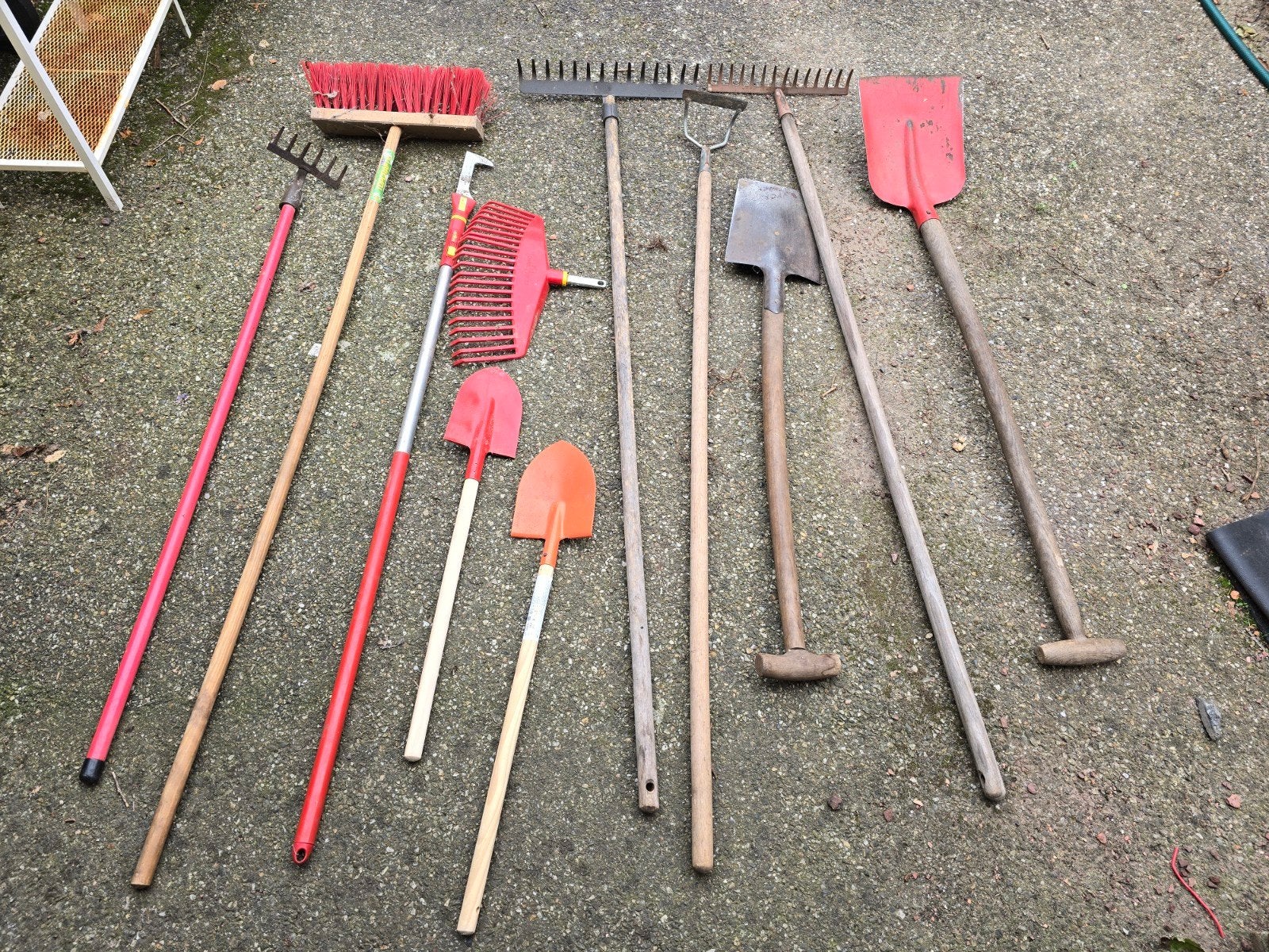 tuingereedschappen, Ophalen
