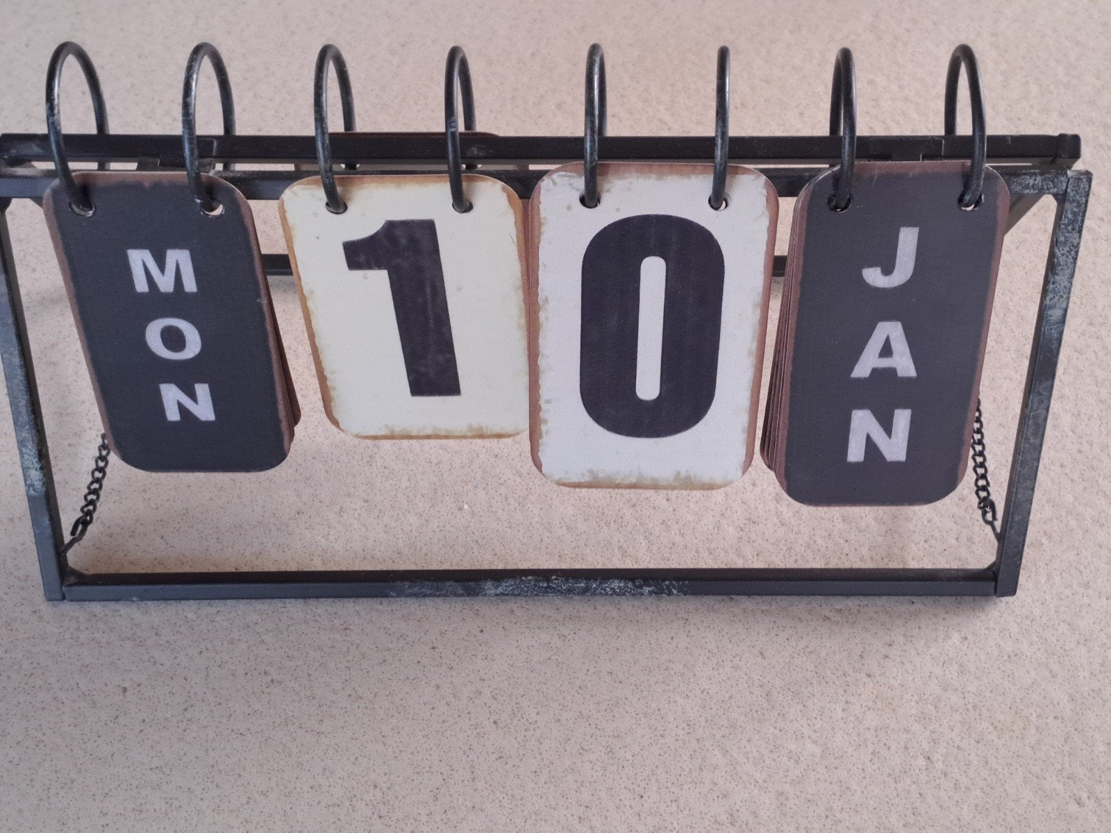 Calendrier de bureau perpétuel Maison du Monde, Enlèvement