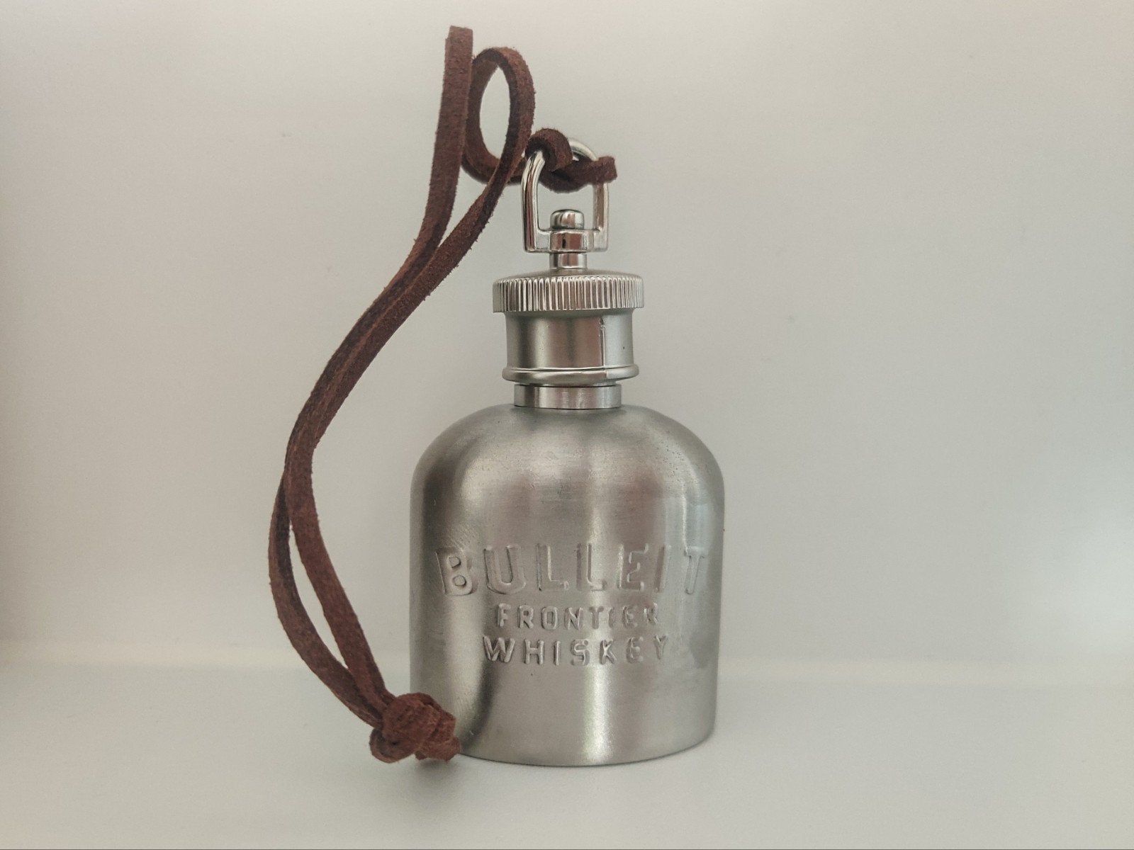 Set van 24 Bulleit Frontier Whiskey mini flasks + coasters, Ophalen of Verzenden, Nieuw, Verpakking