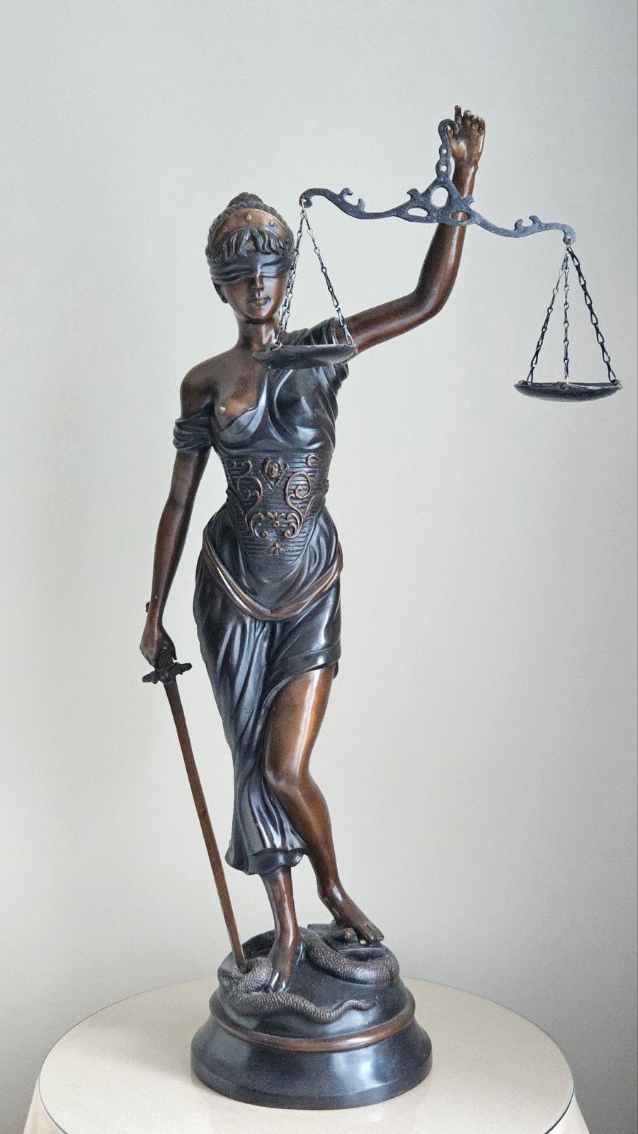 Grande statue - Lady Justice (env. 86 cm) - sans bronze, Enlèvement