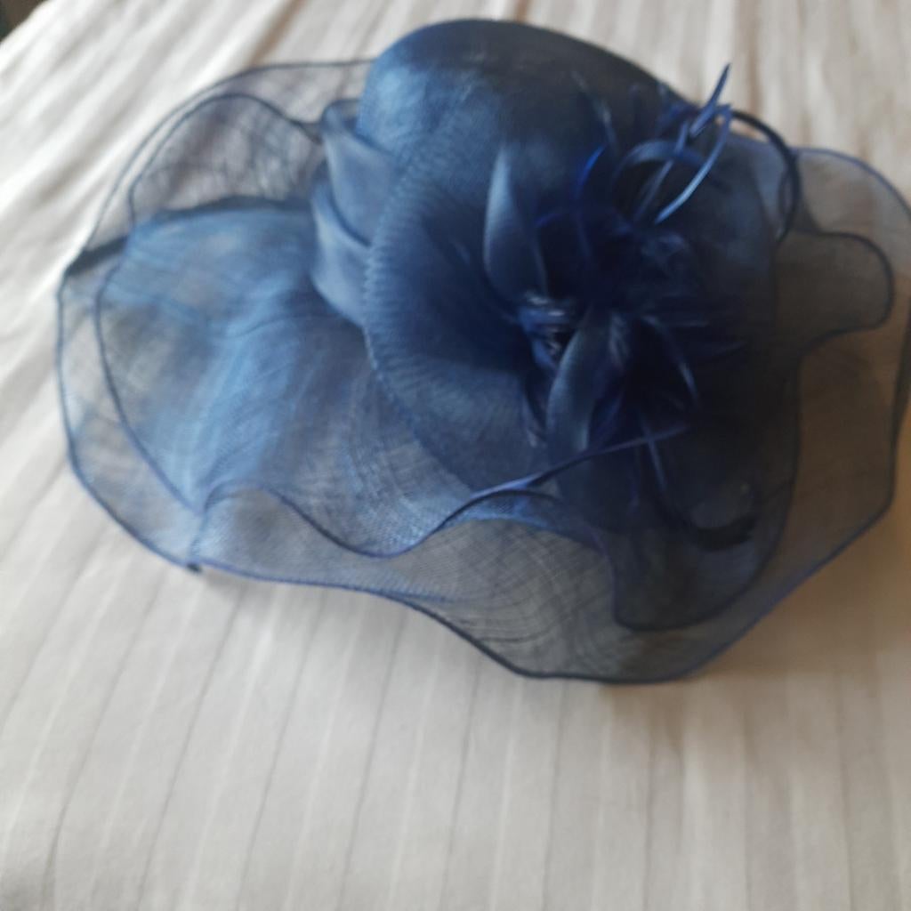 NIEUW en ONGEDRAGEN: FEESTELIJKE SISAL HOED * maat 56 cm.*, Kleding | Dames, Hoeden en Petten, Ophalen, Nieuw, 56 of 57 cm (M, 7 of 7⅛ inch)